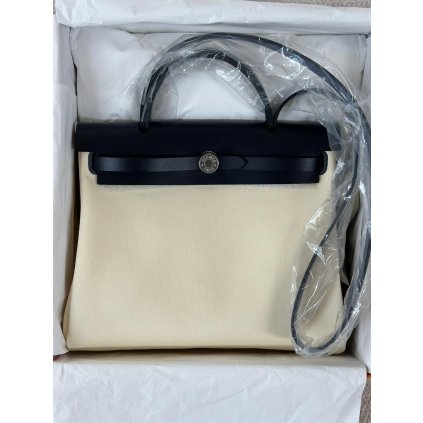 19a4296d 0003 4313 a6ab 4aa4539d290c