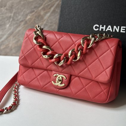 Chanel korálová single flap chain kabelka
