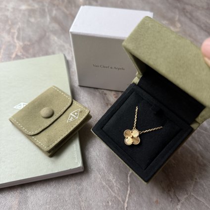 Van Cleef & Arpels Guiloché náhrdelník