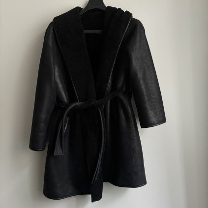 Ivana Mentlova černý shearling