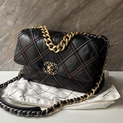 Chanel19 černá medium kabelka