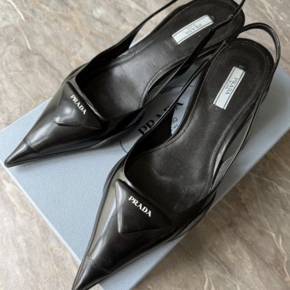 Prada černé lodičky na nízkém podpatku