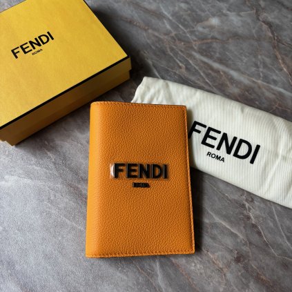 Fendi obal na pasport