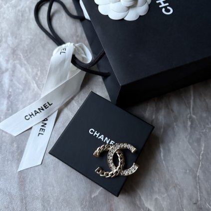 Chanel brož