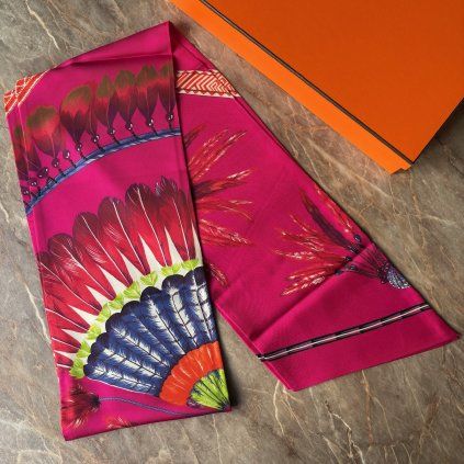 Hermès maxi twilly růžový šátek