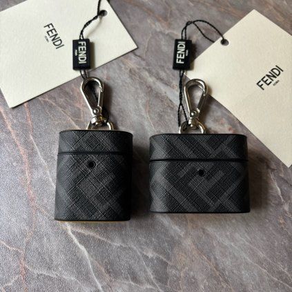 Fendi set obal na AirPods