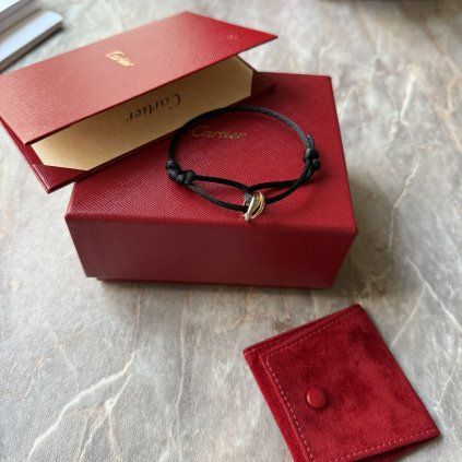 Cartier Trinity na šňůrce