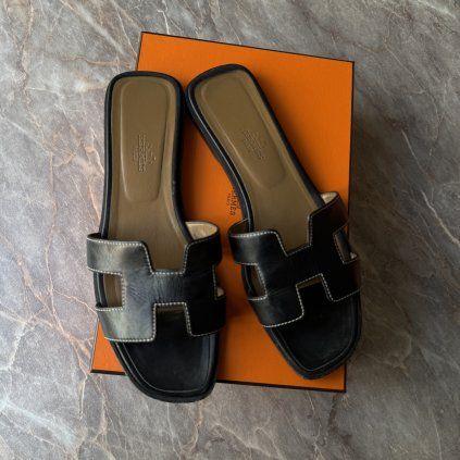 Hermès Oran černé pantofle