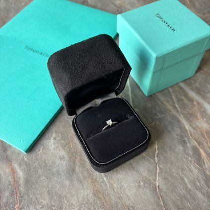 Tiffany&Co. prsten s diamantem