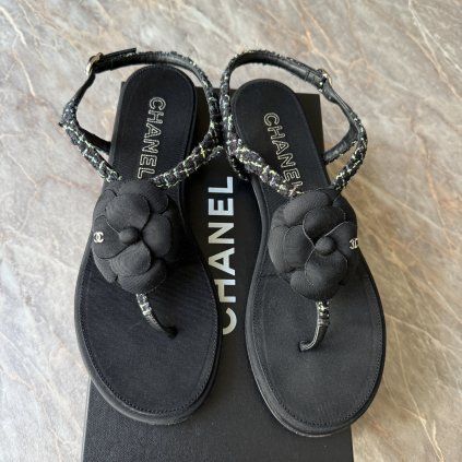 Chanel černé Camelia sandále