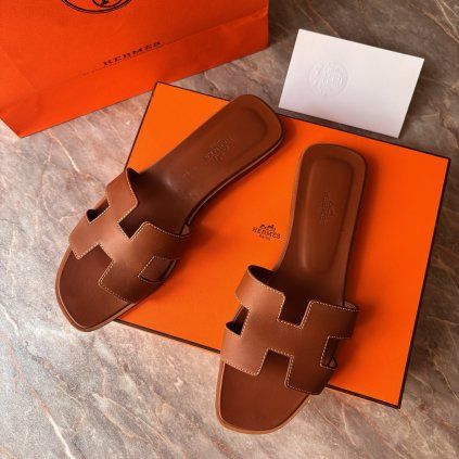 Hermès hnědé Oran sandále