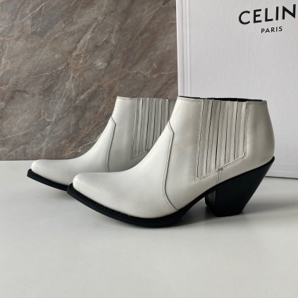 C0C8C37A 41D2 4D39 953F 76A525633F29