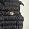 Moncler černá vesta