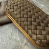 Bottega Veneta kovový clutch