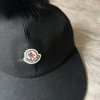 Moncler černá kšiltovka