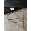 Chanel zlatý pásek s logem