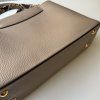 Louis Vuitton Capucines MM Galet Taurillon kabelka s python uchem