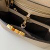 Louis Vuitton Capucines MM Galet Taurillon kabelka s python uchem