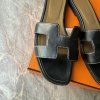 Hermès Oran černé pantofle