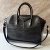 Givenchy Antigona medium