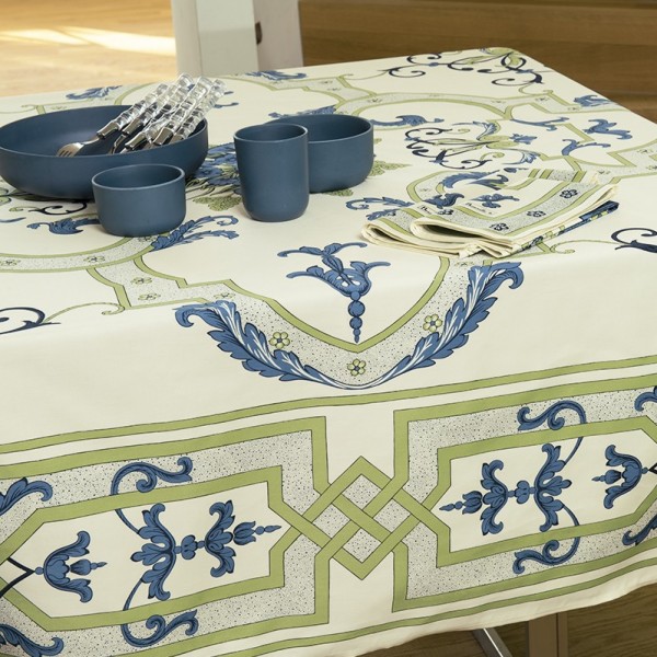 trianon-tablecloth