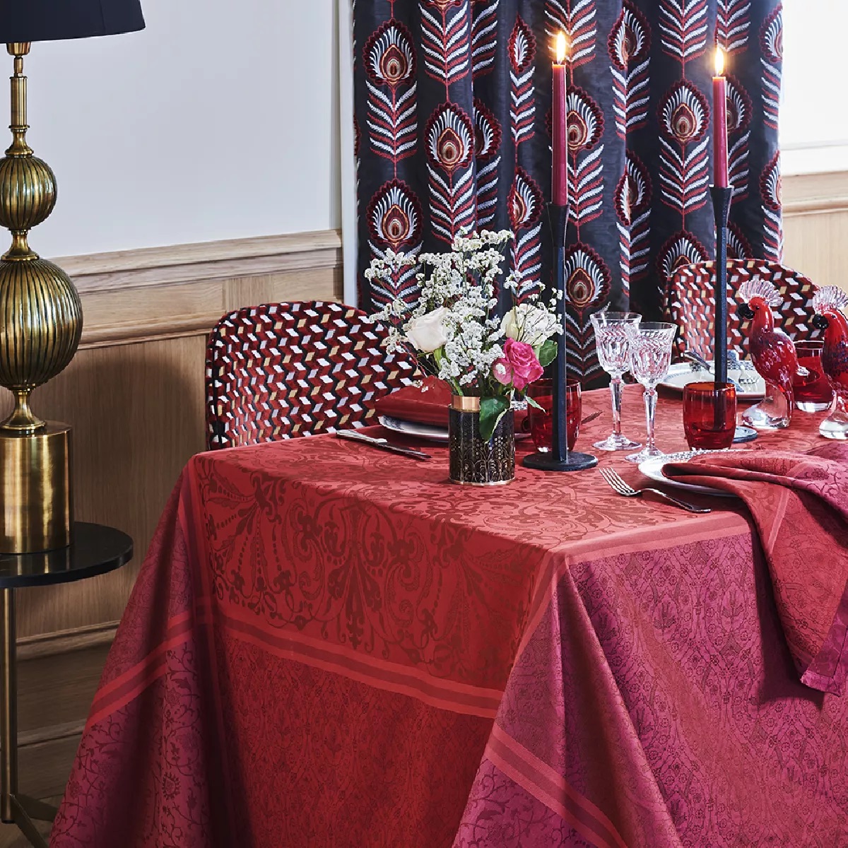 burgundy-100-cotton-stain-repellent-tablecloth-cassandre-grenat