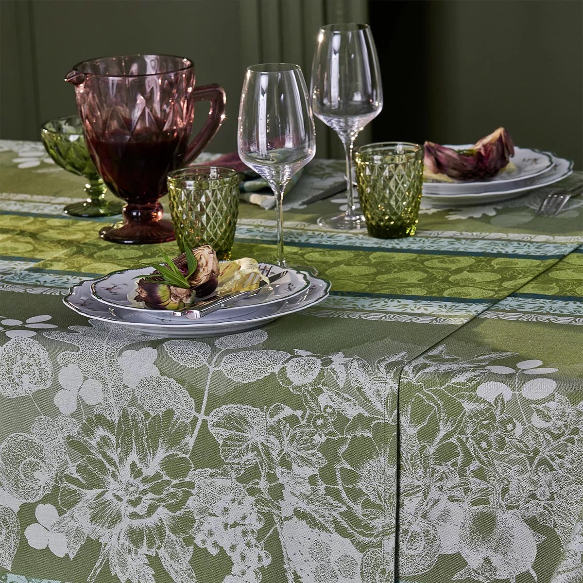 green-100-cotton-table-runner-mille-botanique-mousse
