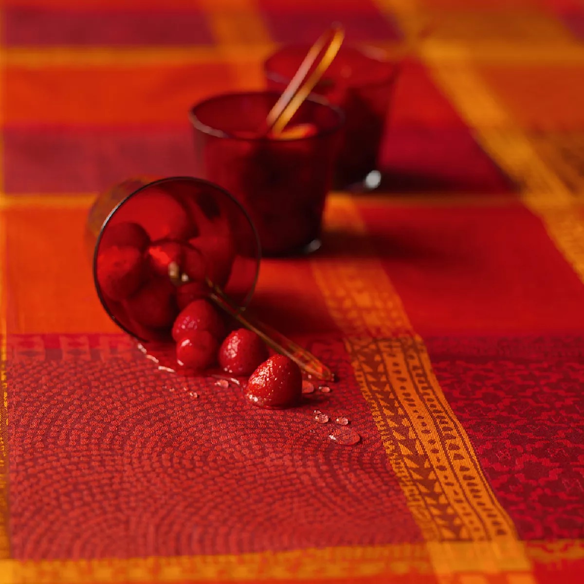 orange-100-cotton-waterproof-coating-tablecloth-mille-wax-ketchup