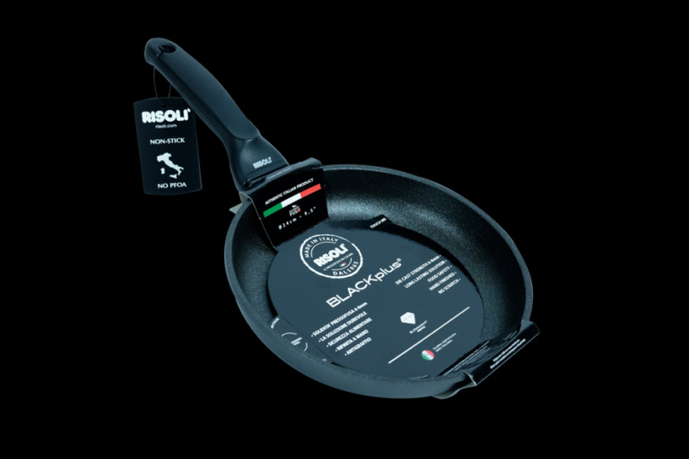 black-plus-pakaging-768x512