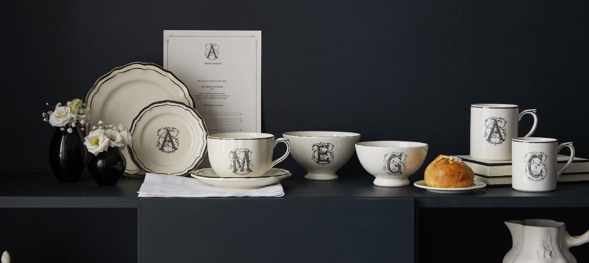 monogramme-facing-7976