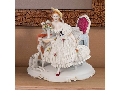 Seltmann Manufakturen Porcelánová figurka "Dáma s chrtem"