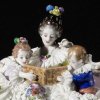 Seltmann Manufakturen Porcelánová figurka "Čtení pohádek"