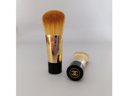 Chanel štětec