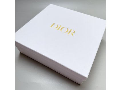 Dior krabice 32x30x10,5 cm s nedostatky