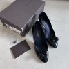 Louis Vuitton black pumps size 37,5