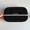 Chanel černá kosmetická taštička s lesklou nití