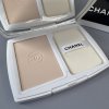 Chanel kompaktní make-up BD01 Le Blanc Brightening 12 g