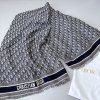 Dior šátek pareo 135x140 cm tmavě modrý s mini nedostatkem