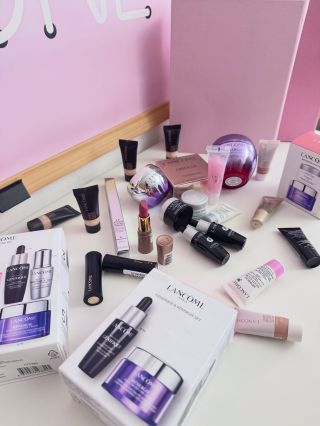 Milovníci miniaturek zpozorněte - na e-shopu najdete teď spousty miniatur a sadiček L A N C O M E 😍 Utíkejte si ulovit tu...
