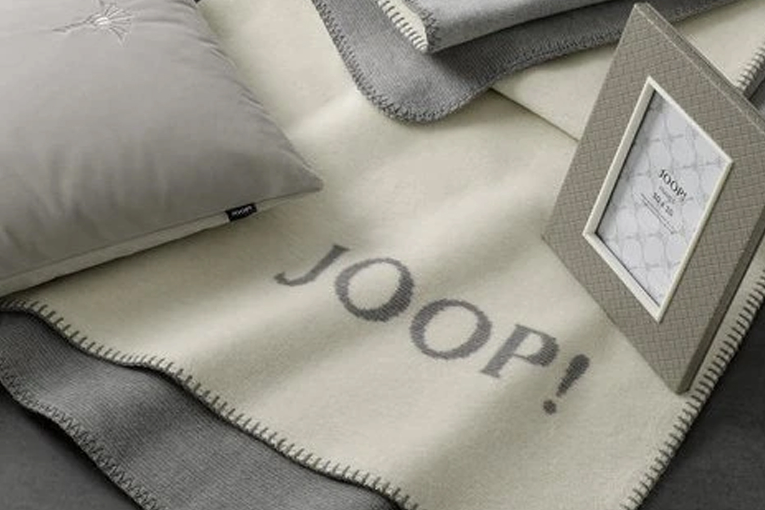 Porovnávame klasické a luxusné deky. 5 veľkých rozdielov, ktoré si potrebujete uvedomiť.