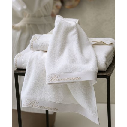 7c9ec7103fd14fbe078bd8e13bc078dc90dfbdc7 g