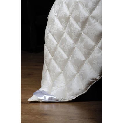 Letní péřová přikrývka CANNES, 100% hedvábí, SEIDENWEBER (- Velikost 240x220cm)