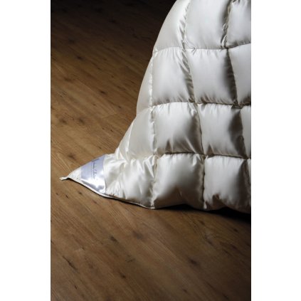 Letní péřová přikrývka HELIOS, 100% HEDVÁBÍ + 100% HUSÍ PÉŘOVÝ, SEIDENWEBER (- Velikost 240x220cm)