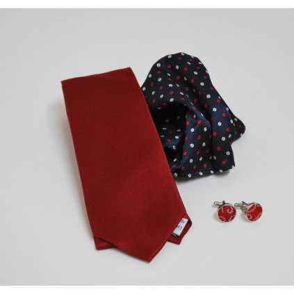 Červený set kravaty, kapesníčku a knoflíčků