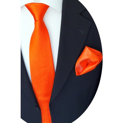 oranžová kravata s kapesníčkem