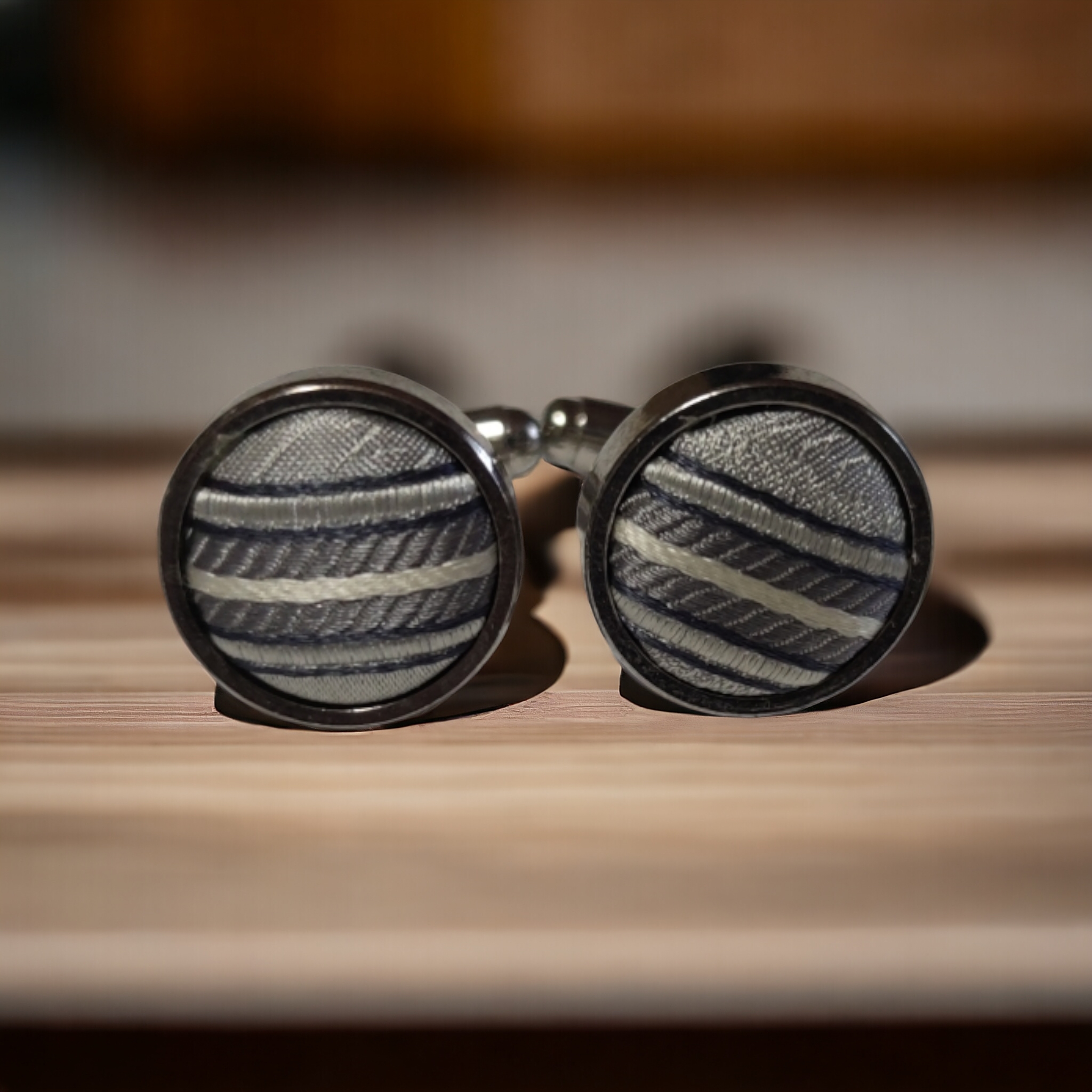 LM moda Manžetové knoflíčky jemný vzor šedé