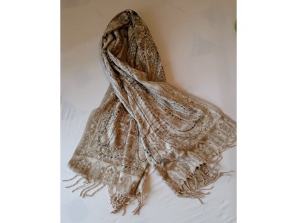 světle hnědý šál