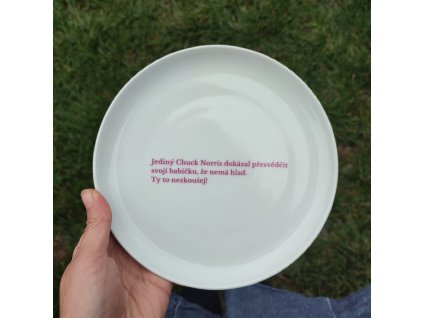 Chuck Norris, moderní desertní talíř