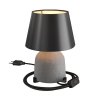 keramicka-stolni-lampa-vaso-se-stinidlem-impero-efekt-beton-cerna-bez-zarovky-4
