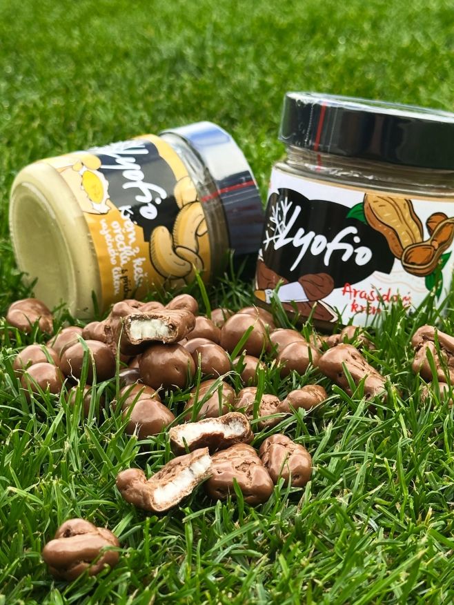 Zářijové novinky! ✨ Na našem e-shopu nyní najdete dva nové krémy: 🥜 arašídový krém s kakaem 🥚 krém z kešu ořechů s...